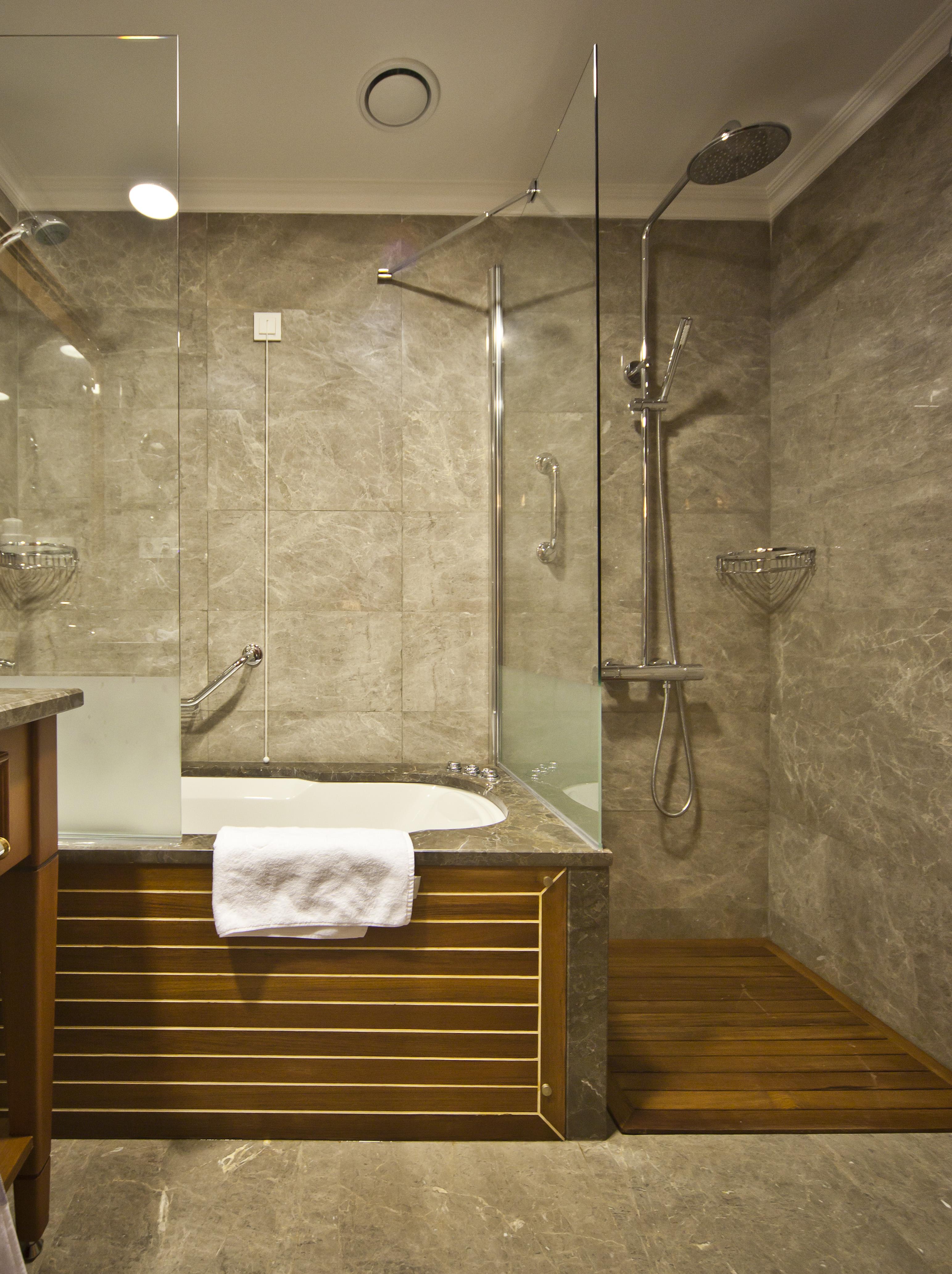 Glk Premier Acropol & Otel 4*